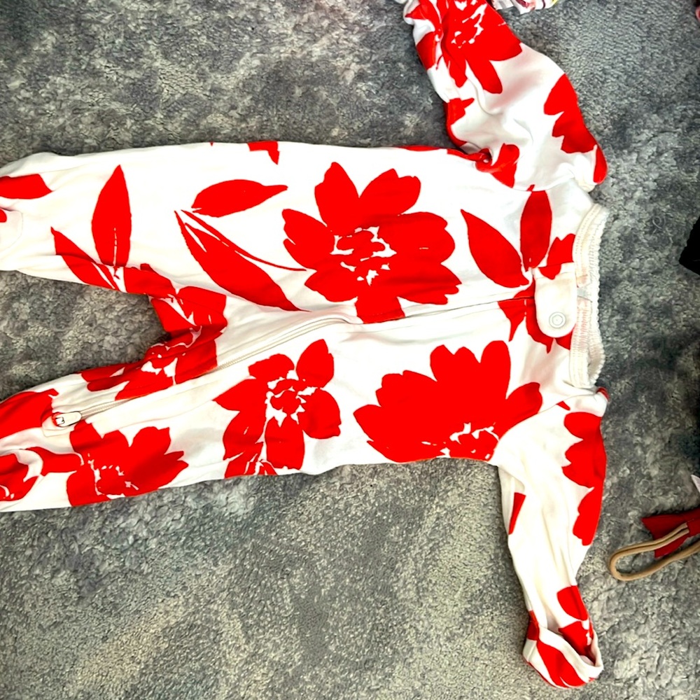 Sleep and play two way zipper